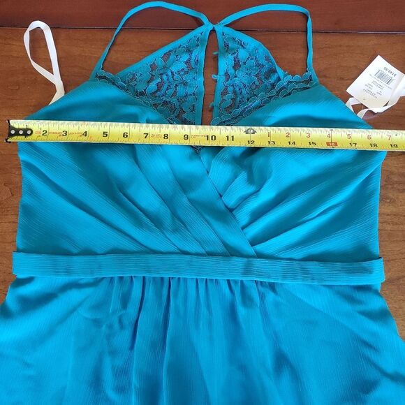 New Gorgeous David's Bridal Dess - Picture 7 of 9